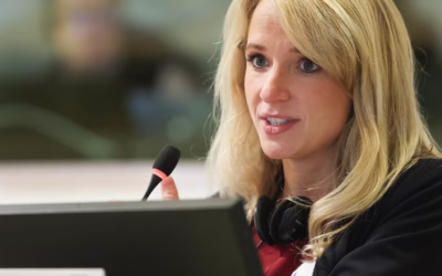 Public Speaking Tips for EU Policy Makers: How to Speak with Clarity, Confidence, and Real Impact